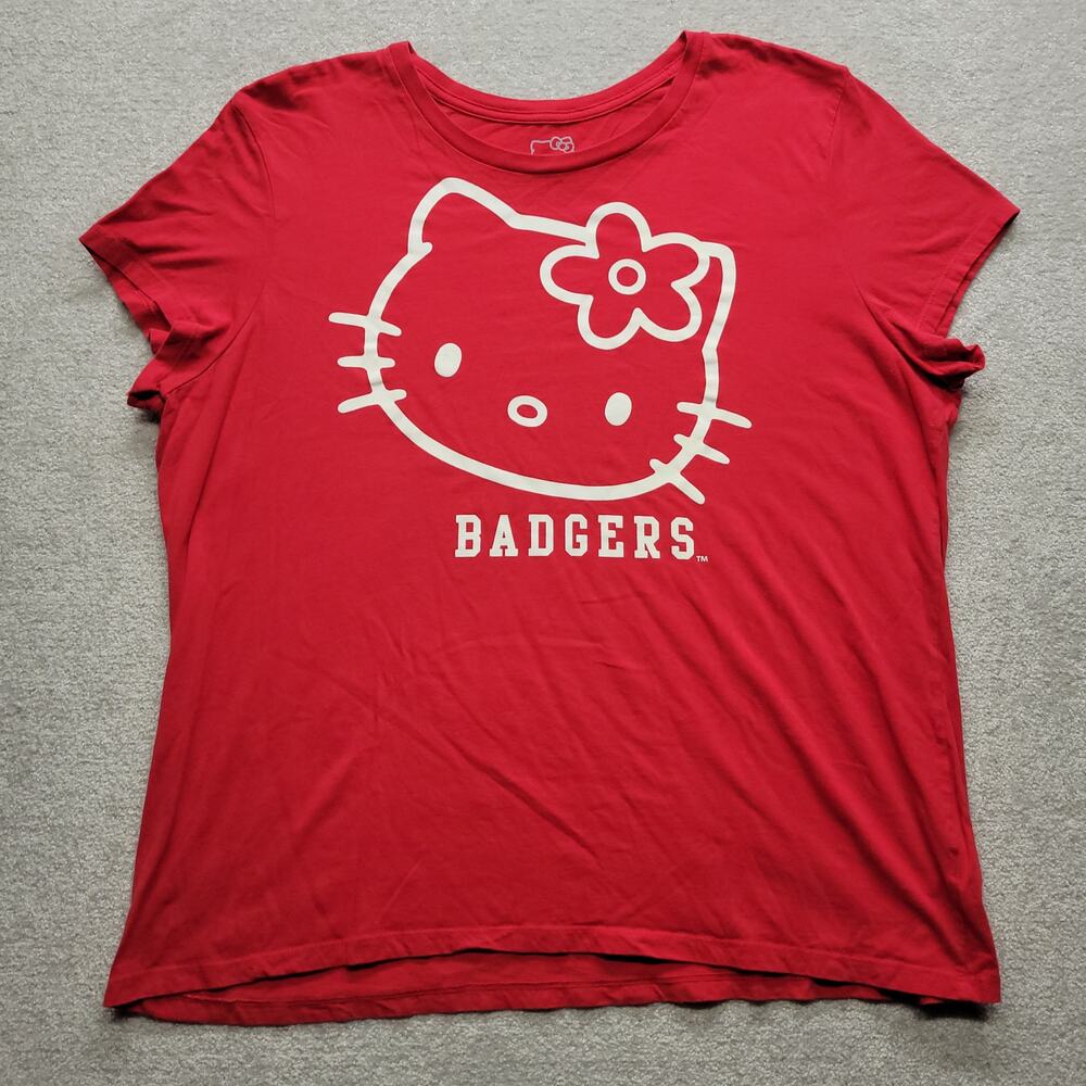 Rare Hello Kitty Wisconsin Badgers Womens XXL Red Graphic T Shirt Sanrio NCAA